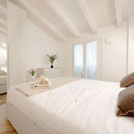 Elegante Via Sestri - Airport - Wifi * Genoa