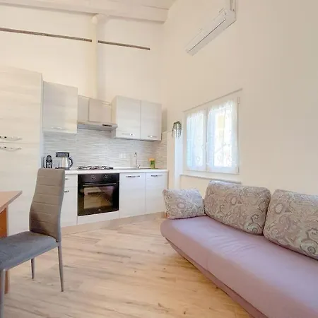 Elegante Via Sestri - Airport - Wifi Apartment